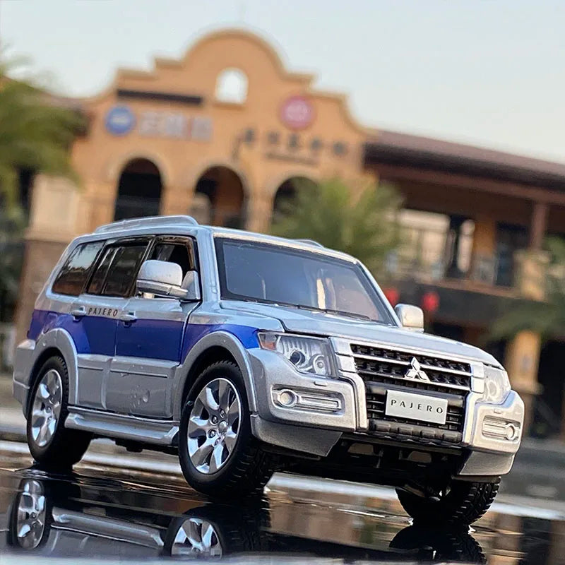 1:32 Mitsubishi Pajero Diecast SUV Model Car – Metal Toy with Sound & Ligh