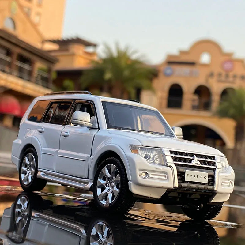 1:32 Mitsubishi Pajero Diecast SUV Model Car – Metal Toy with Sound & Ligh