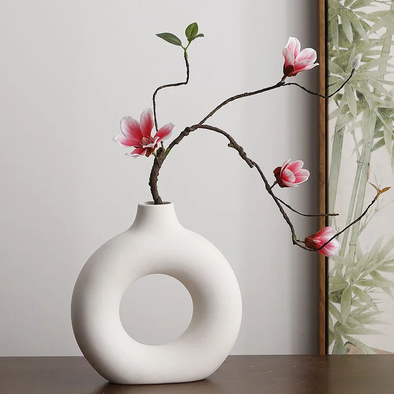 Minimalist Donut Vase – Hollow Circle Bud Vase