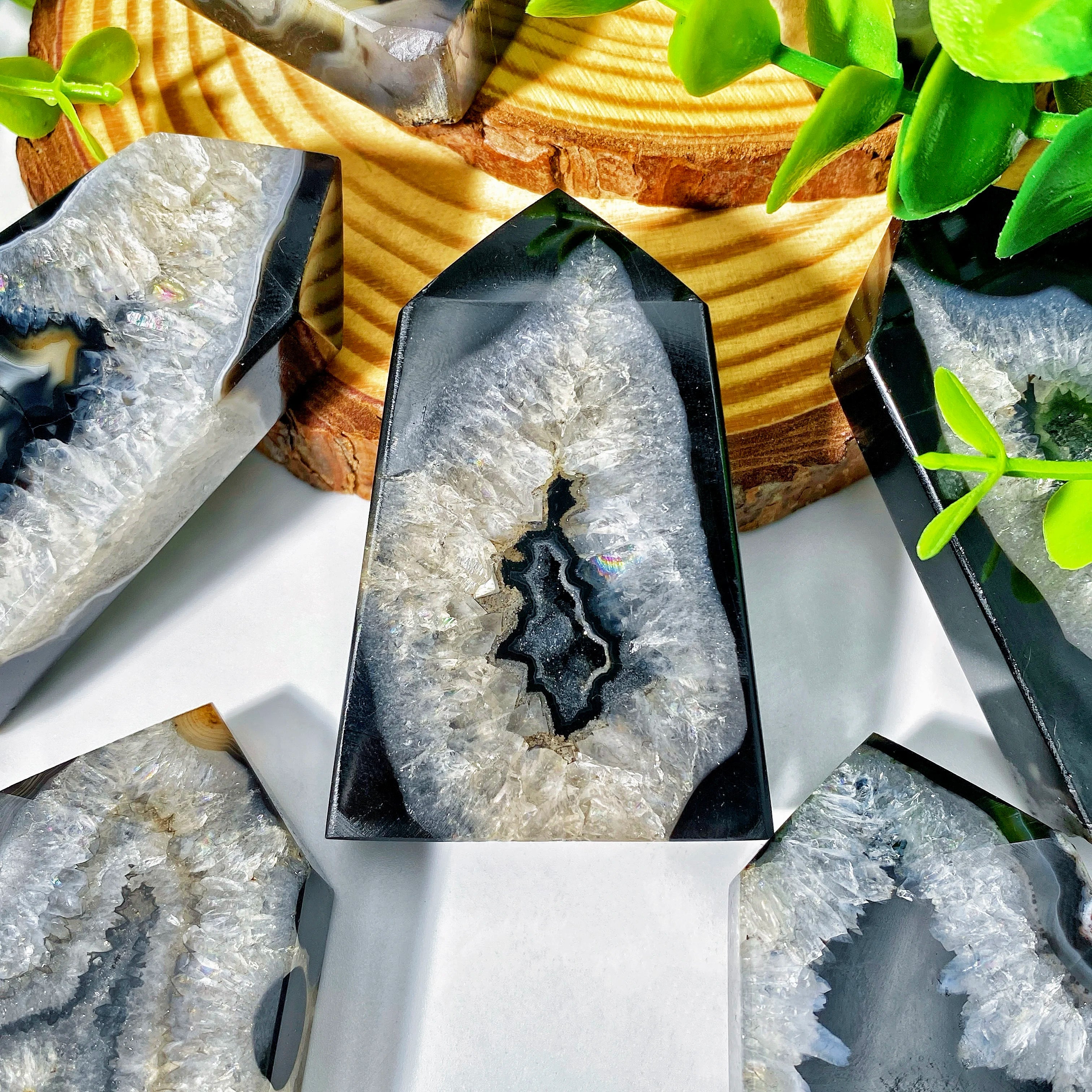 Black Sardonyx Agate Point (1pc Random) – Natural Crystal Tower