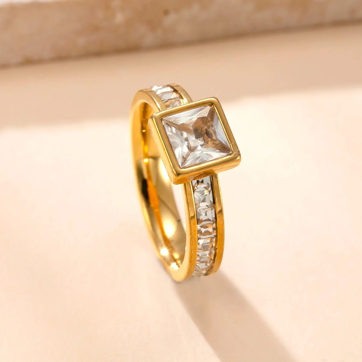 Luxury Zircon Ring for Women – 316L Stainless Steel Fashion Finger Jewelry