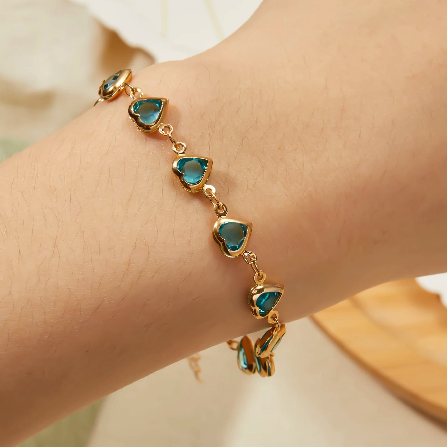 Elegant Zircon Heart Bracelet for Women – Adjustable Metal Chain