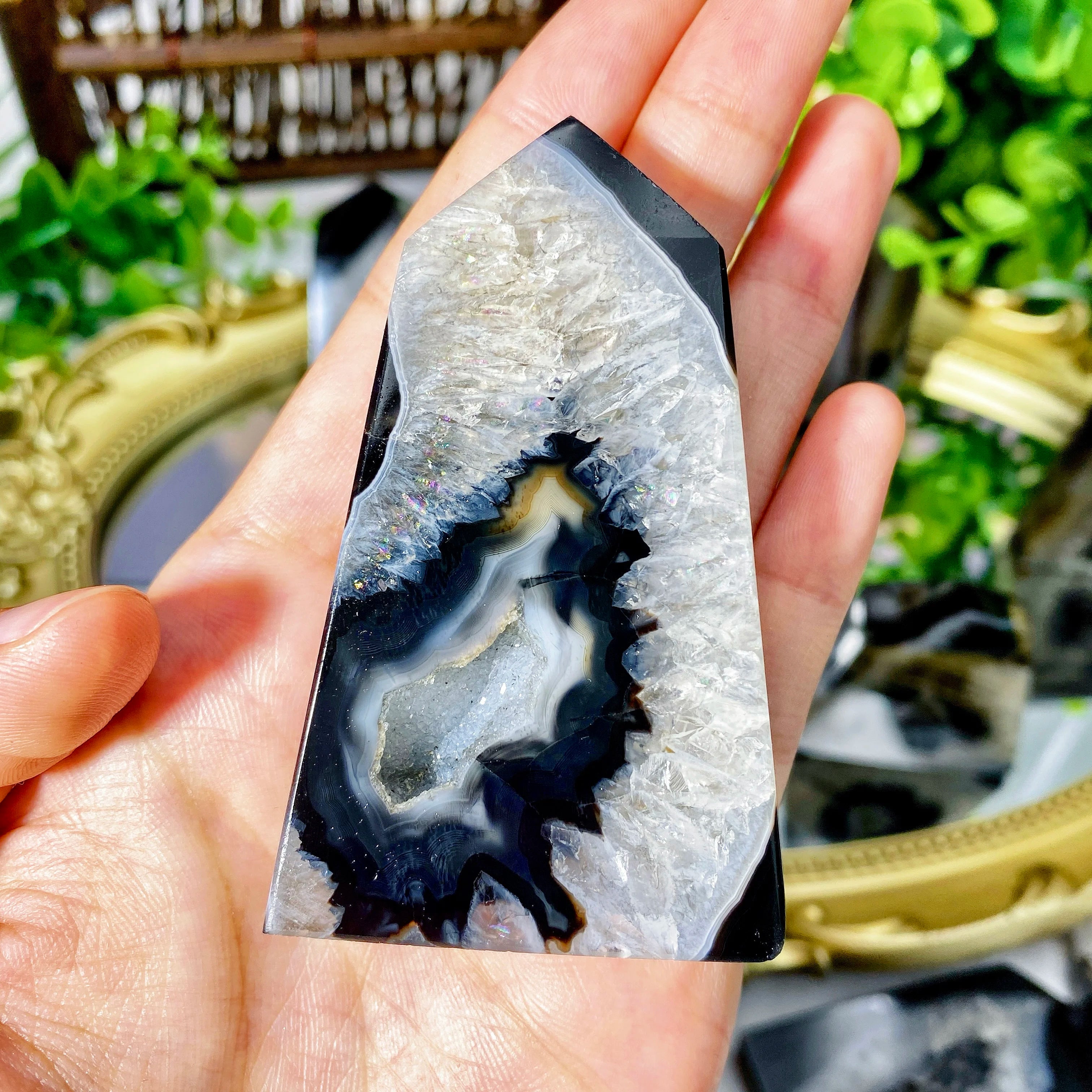 Black Sardonyx Agate Point (1pc Random) – Natural Crystal Tower