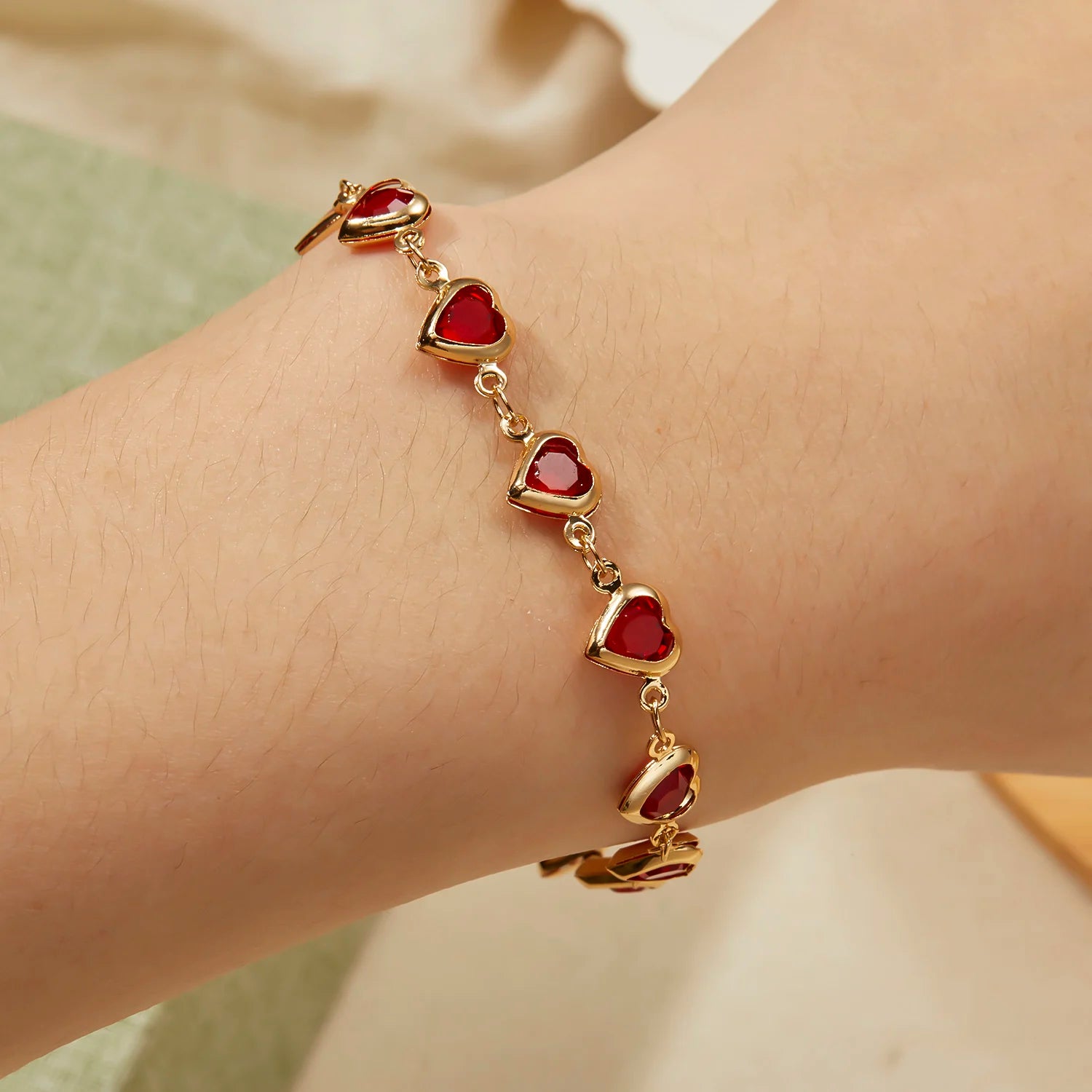 Elegant Zircon Heart Bracelet for Women – Adjustable Metal Chain