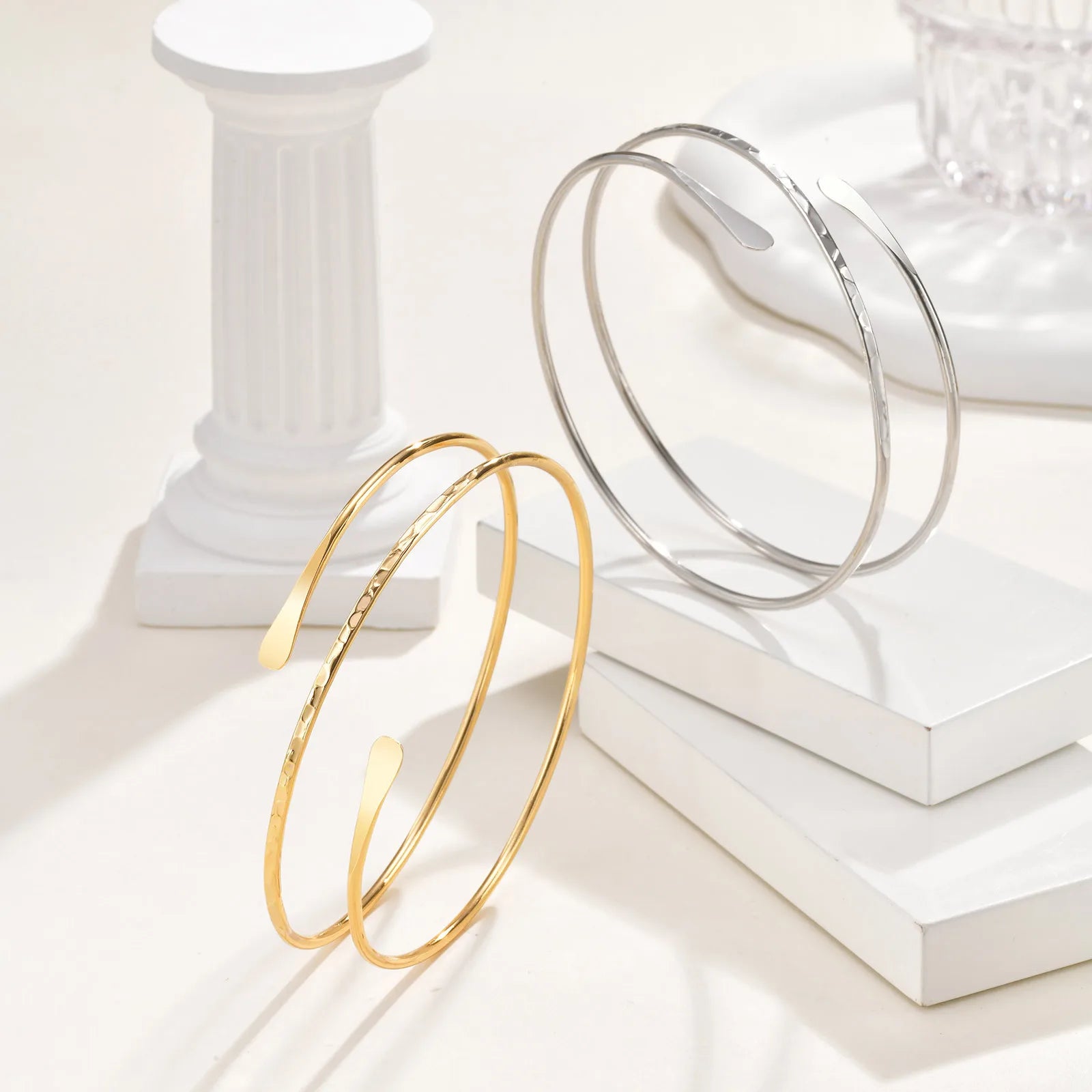 Minimalist Gold Upper Arm Cuff